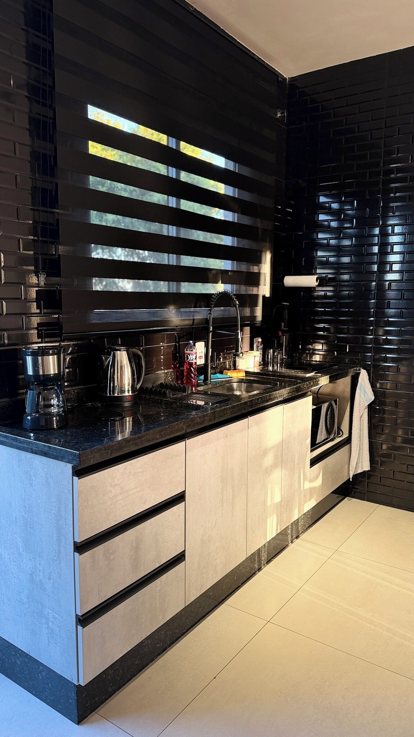 Comfort Loft | Private kitchen | Microwave, oven, stovetop, cookware/dishes/utensils