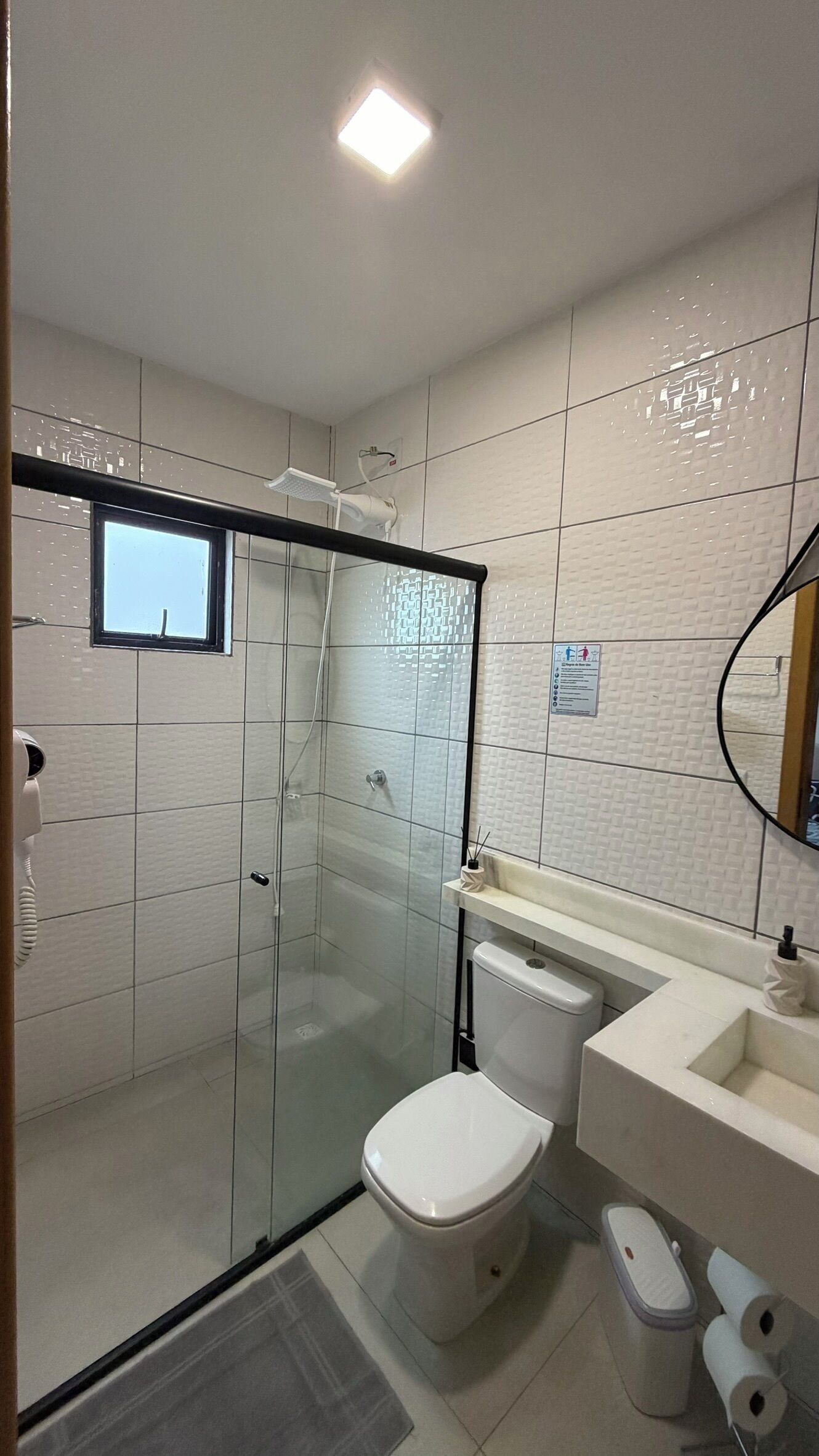 Estúdio superior, ar-condicionado | Banheiro | Chuveiro, toalhas de banho, sabonete, shampoo