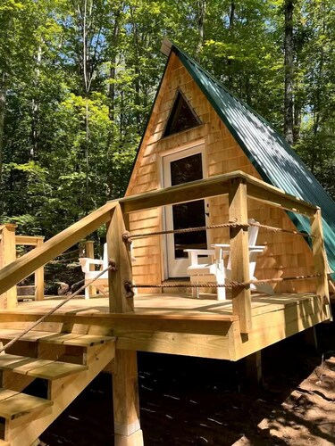 Scenic Off-Grid A-Frame with Private Fire Pit near White Mountain National Forest, Stoneham, Maine