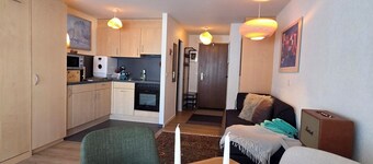 Cozy studio, centrally located, with mountain views