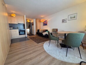 Dining - Wonderful studio in Saas-Fee perfect for your getaway (Saas-Fee)