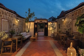 Outdoor dining - Beyond the Hill (Kinmen County)