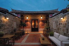 Outdoor dining - Beyond the Hill (Kinmen County)