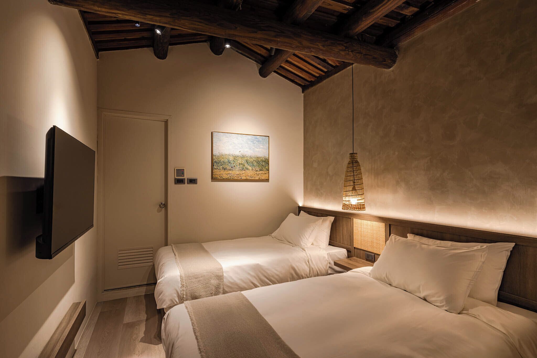 Deluxe Double or Twin Room | Desk, laptop workspace, free WiFi