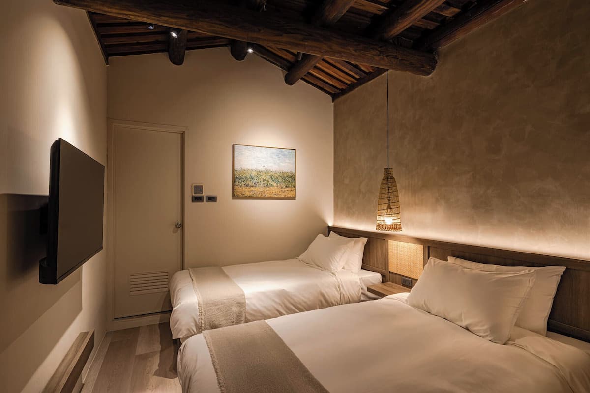 Deluxe Double or Twin Room | Desk, laptop workspace, WiFi (free)