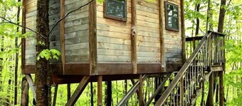 Adventure-Filled Off-Grid Treehouse near White Mountain National Forest, Stoneham, Maine