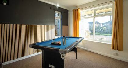Large Canalside Cottage | Games Room | Dog Walks