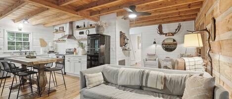 Cabin, Multiple Beds, Mountain View (Peace of Aska) | Living area