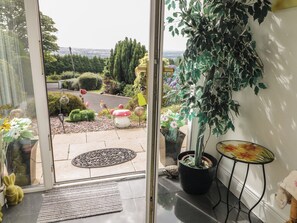 Cottage | Interior - Mourne Mountains View (Belfast)