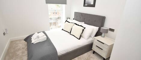 1 bedroom, desk, iron/ironing board, WiFi