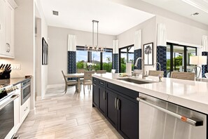 Private kitchen - Gorgeous 3 Bedroom Marco Island Home with Private Pool and Outdoor Kitchen (Marco Island)