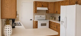 Peaceful Inverness Home Near Downtown,Trails, springs Fast WiFi + Screened Patio