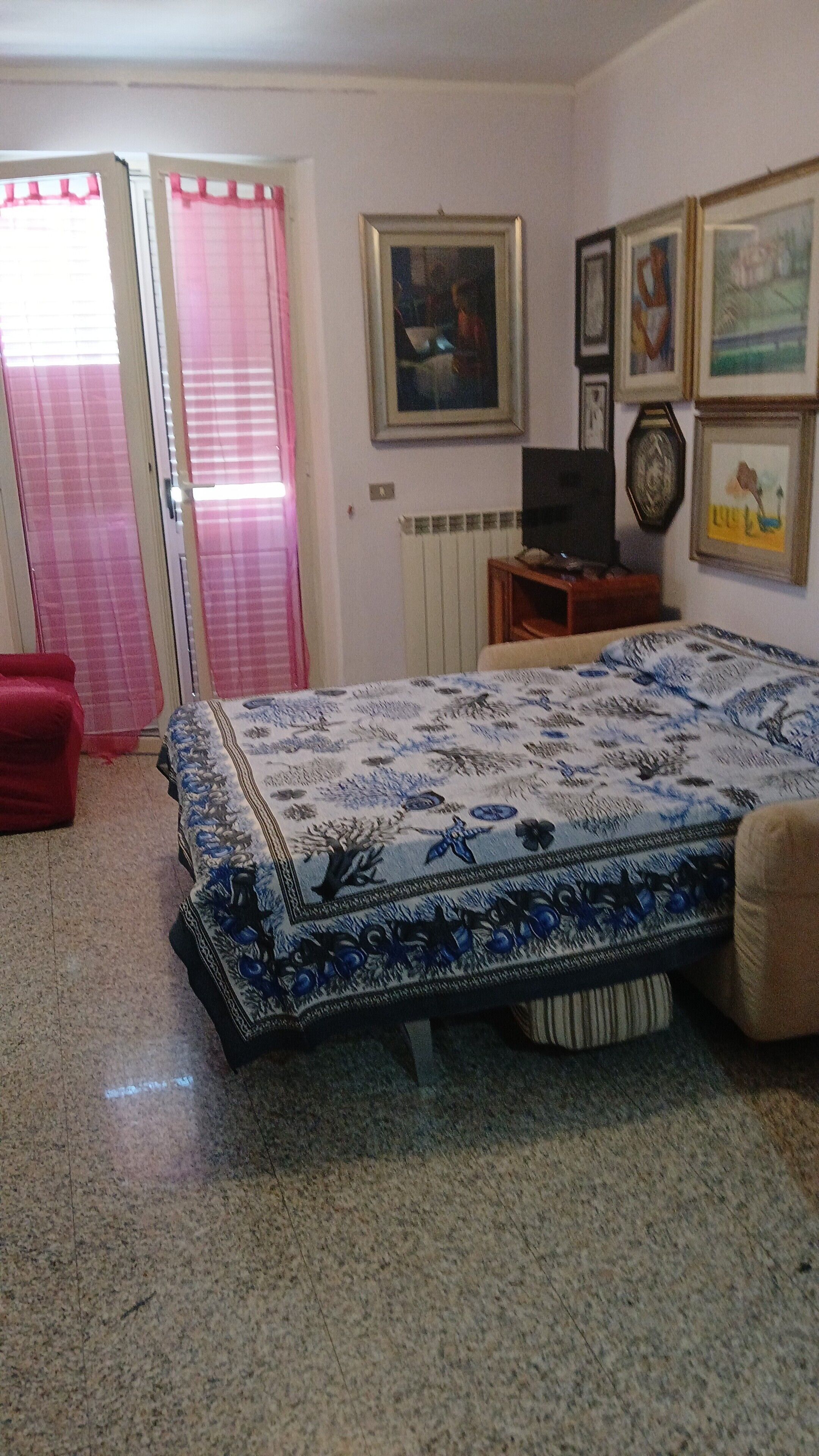 2 chambres, fer et planche à repasser