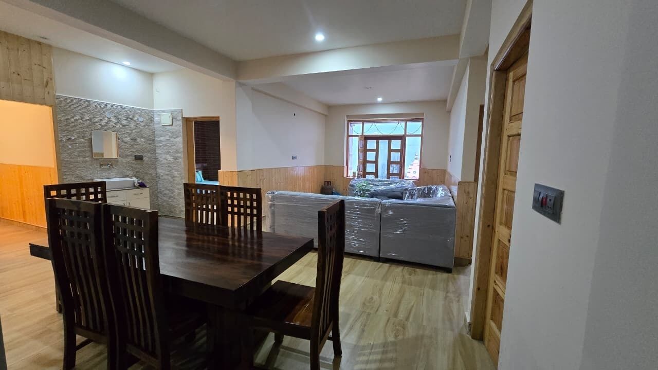 Deluxe Double Room, City View | Interior