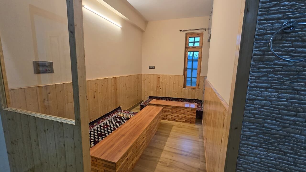 Deluxe Double Room, City View | Interior
