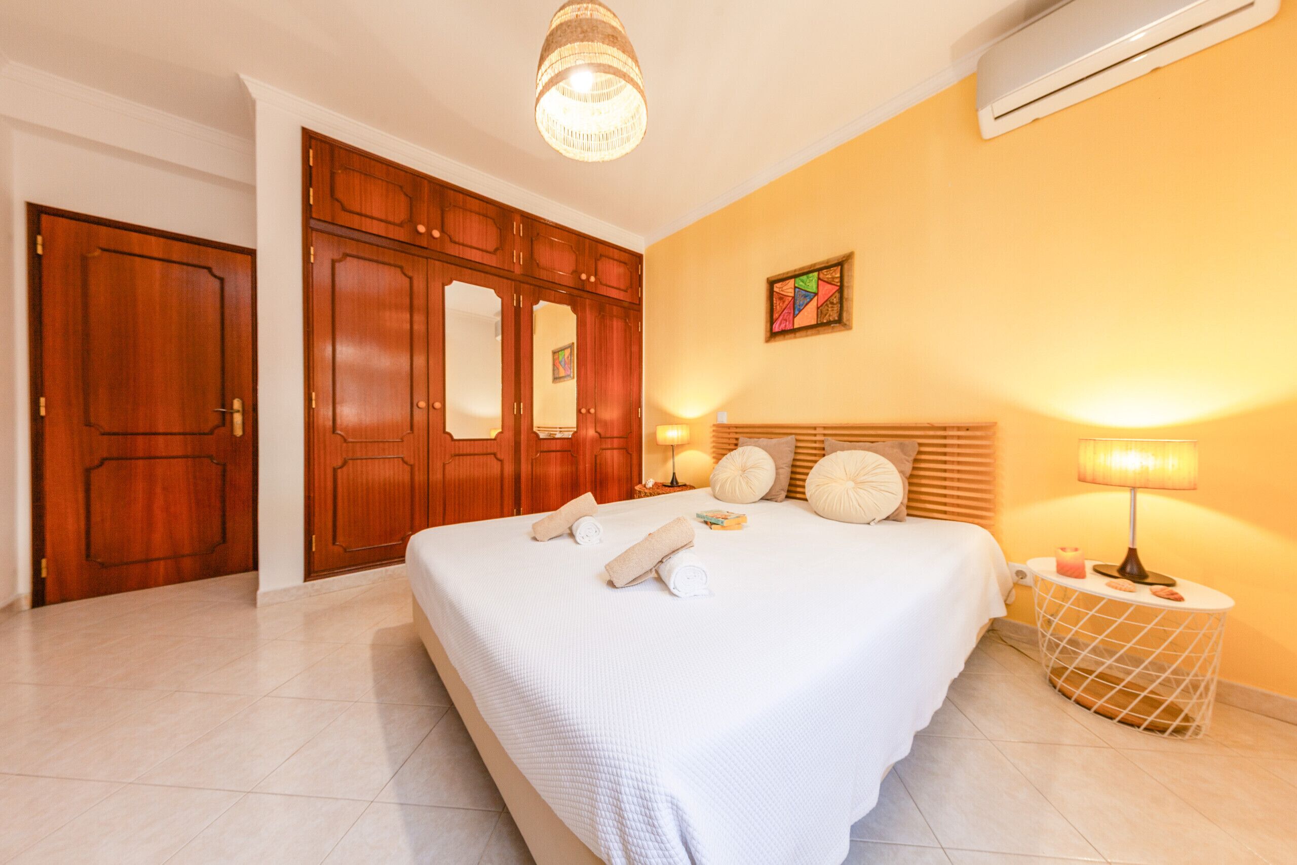 3 habitaciones, tabla de planchar con plancha y wifi gratis 
