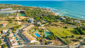 Unclassified image, 2 of 50, button - Elegant villa with pool in Galé (Albufeira)