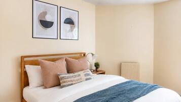 2 bedrooms, iron/ironing board, travel crib, WiFi (free)