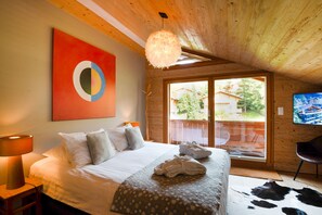 Double Room, Balcony, Courtyard View | Iron/ironing board (on request), WiFi (free) - Les Mazots du Clos (Ollon)