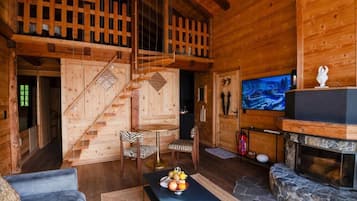 Suite, 2 Bedrooms, Balcony, Mountain View | Living area