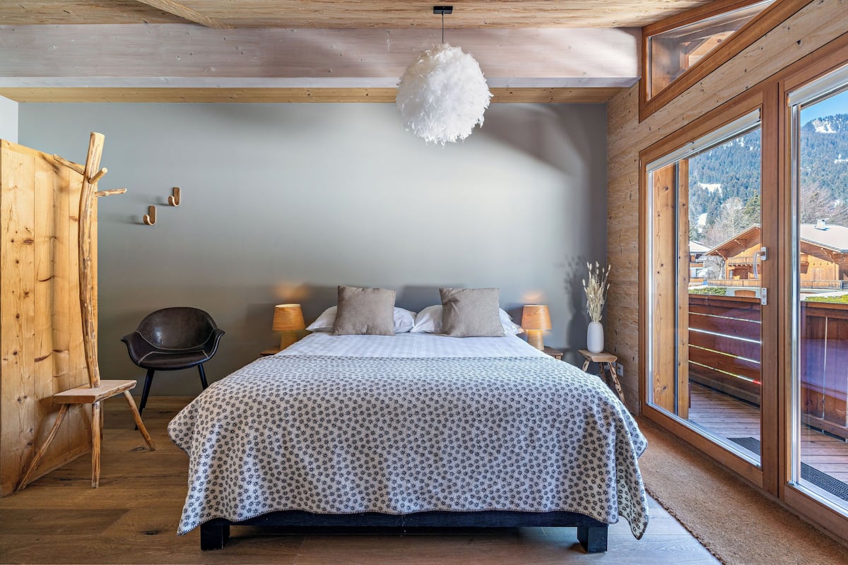 Chambre Double, balcon, vue cour intérieure | Fer et planche à repasser, Wi-Fi gratuit