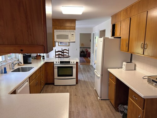 Wonderful 3-bedroom cottage in Brewster perfect for relaxing getaways