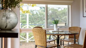 Dining - Impressive Moroccan Style Vacation Rental with Spa Bath in Daylesford, Victoria (Daylesford)