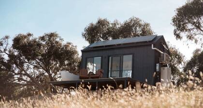 Glorious Tiny House with Lovely Sights in Wallan, Victoria