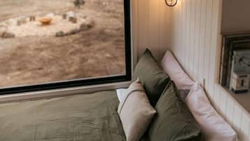 1 habitación y escritorio