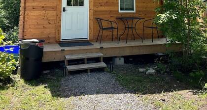 Charming Wooden Cabin with Fire Pit in Kawartha Lakes, Ontario
