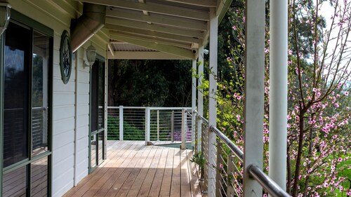 Secluded Villa with Barbecue, Fireplace and Lake Access in Musk, Victoria
