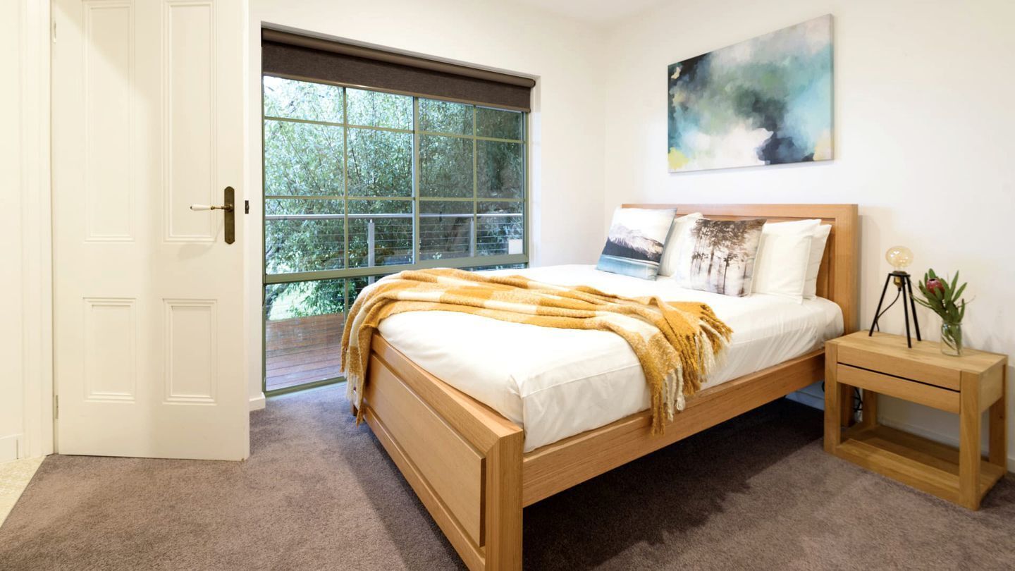 7 bedrooms, desk, iron/ironing board, WiFi