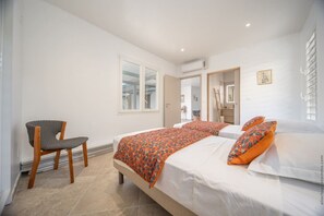 Desk, iron/ironing board, travel cot, WiFi - An Ti Doucè—Villa with a pool, 300 meters from the beach (Sainte-Luce)