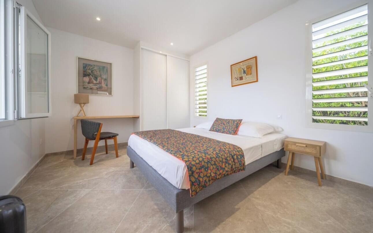 Desk, iron/ironing board, travel crib, WiFi
