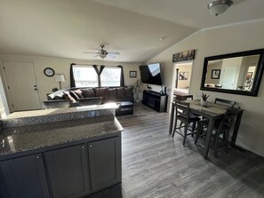 Living area - Charming 3-bedroom house for Rent for Car Week. Excellent location. (Seaside)