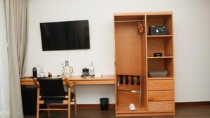 Habitación doble estándar, balcón, vista a la montaña | Interior