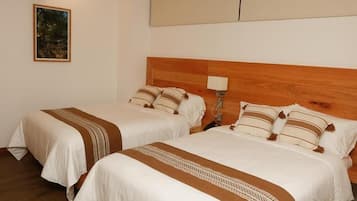 Standard Twin Room | In-room safe, WiFi (free)
