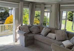 Living area - Southview Holiday Park 2-bed Caravan, Sleeps 6 (Skegness)