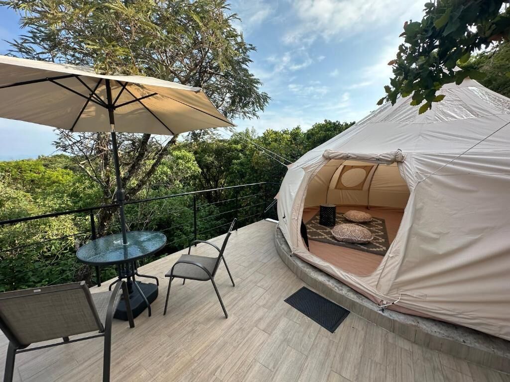 Design Double Room, Pets Allowed, Mountain View | Outdoor dining