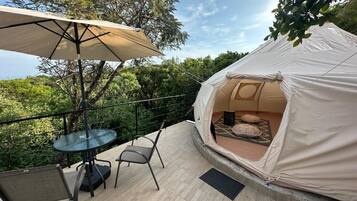 Design Double Room, Pets Allowed, Mountain View | Outdoor dining