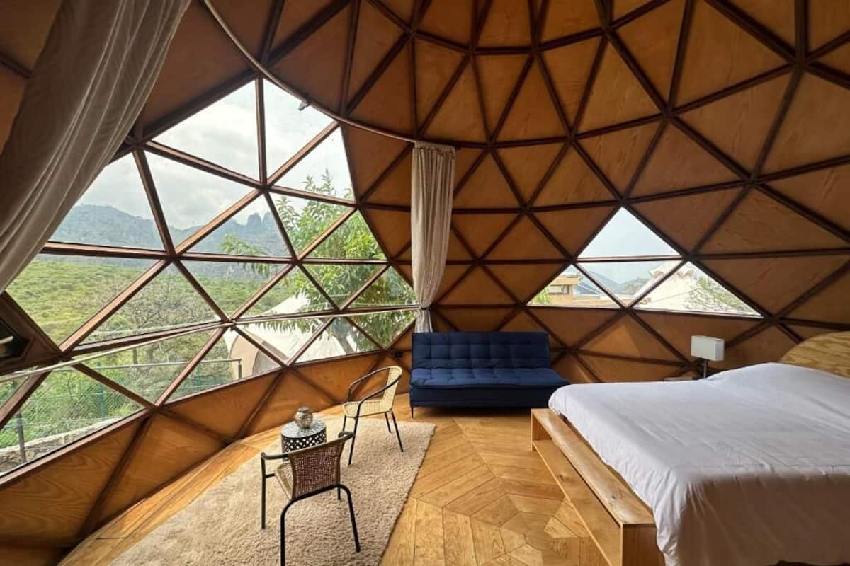 Superior Suite, Pets Allowed, Mountain View | WiFi (free)