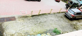 Stay in this serene quiet and calm place with majestic view near to mg marg.