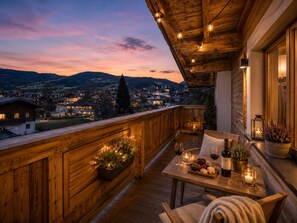 Outdoor dining - apartment combination near the mountain lifts (Kirchberg in Tirol)