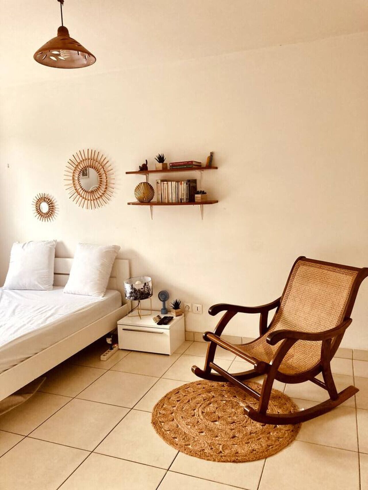 2 bedrooms, desk, iron/ironing board, WiFi