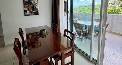 Floralies 2-Bedroom Apartment Near the Balata Garden