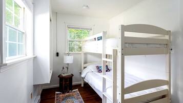 2 dormitorios, tabla de planchar con plancha, wifi y ropa de cama