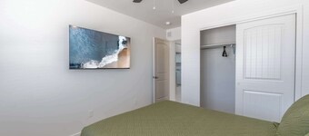 Desert Modern 3BR 2BA Home  King Bed  Smart TVs