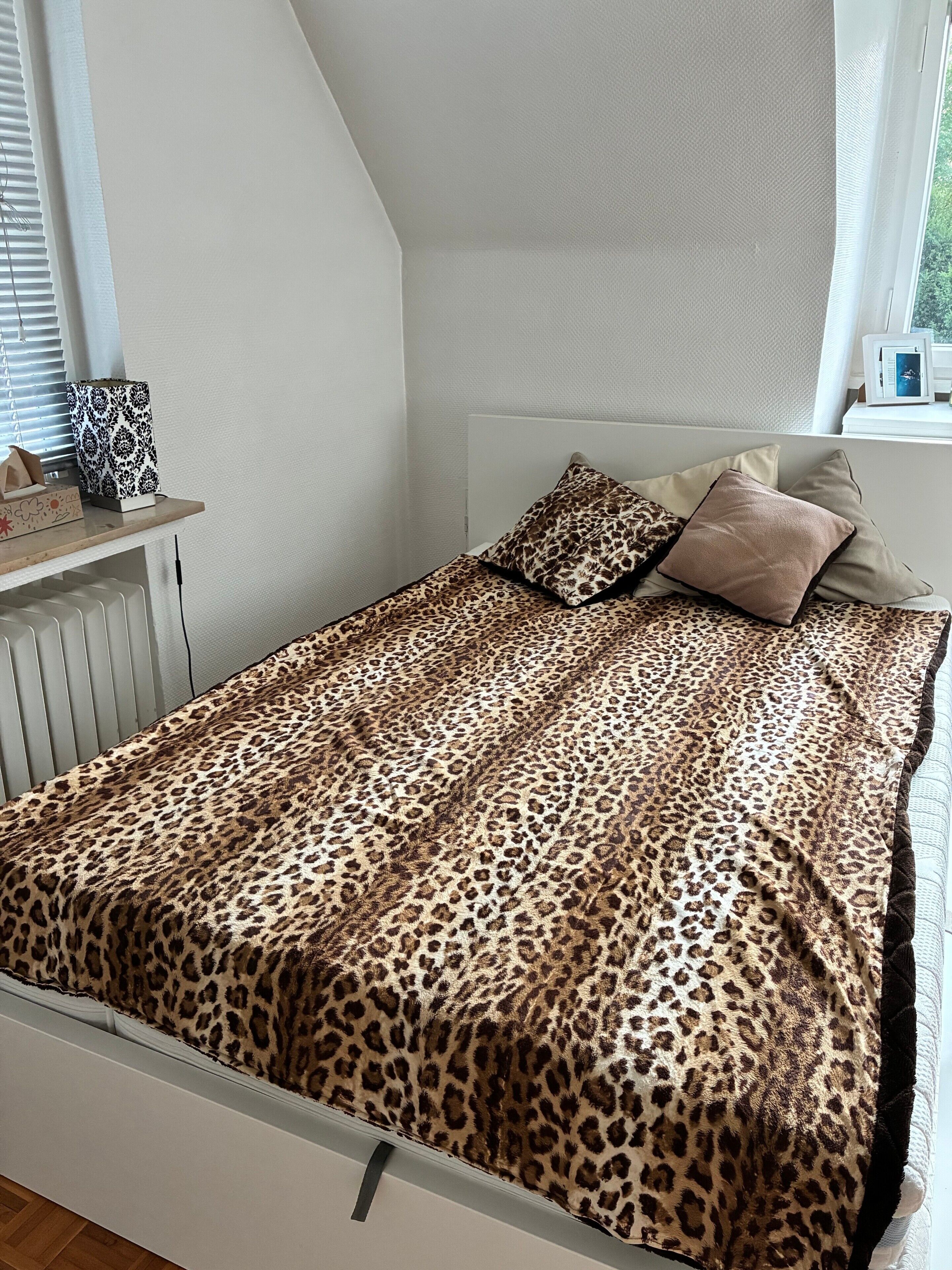 1 dormitorio y ropa de cama
