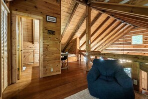 Interior - Enchanting Creekside Mountain Cabin Retreat with Luxury Amenities in the Heart of Scenic Blue Ridge, Georgia (Blue Ridge)