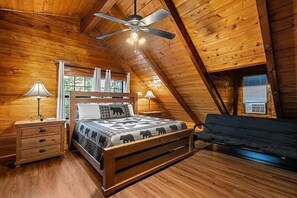 Internet, bed sheets - Large true cypress log cabin with year round private pool. Shelbys Place (Sevierville)